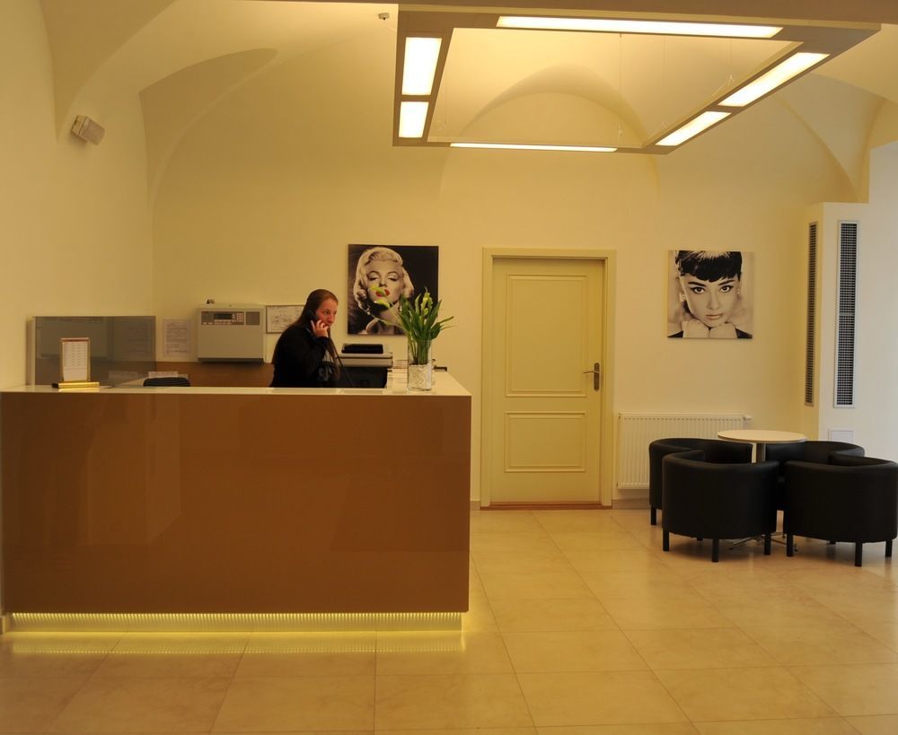Hotel Malta Κάρλοβι Βάρι Εξωτερικό φωτογραφία