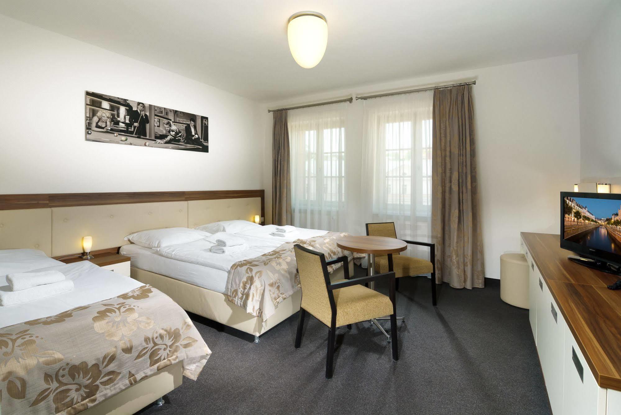 Hotel Malta Κάρλοβι Βάρι Εξωτερικό φωτογραφία